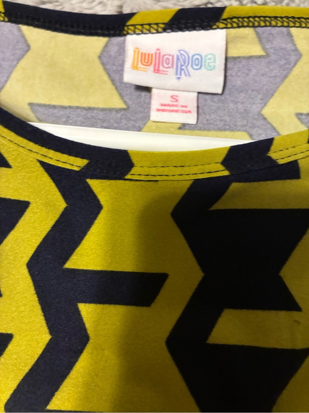 LuLaRoe Short Sleeve Top in Yellow and Black Geometric Print